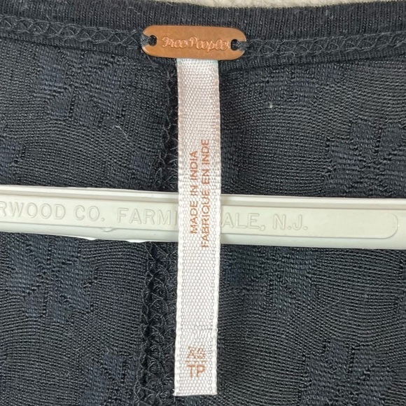 FREE PEOPLE Boho Flower Knit Tri-cot Black Oversized Flowy Tunic Top XS  (to XL) - Picture 5 of 13